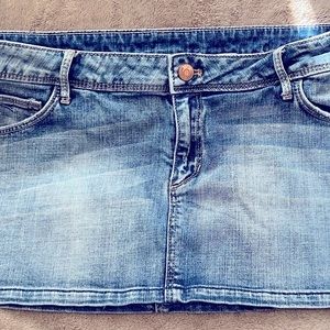 H&M Jean Skirt‎ waist measurements 42cm